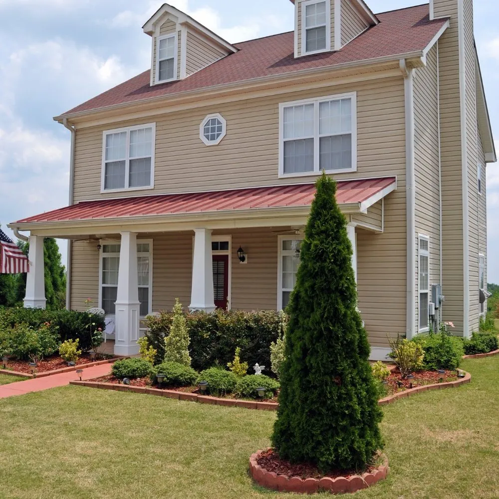 Professional lawn care service experts serving Miami, FL - The Billy Goat