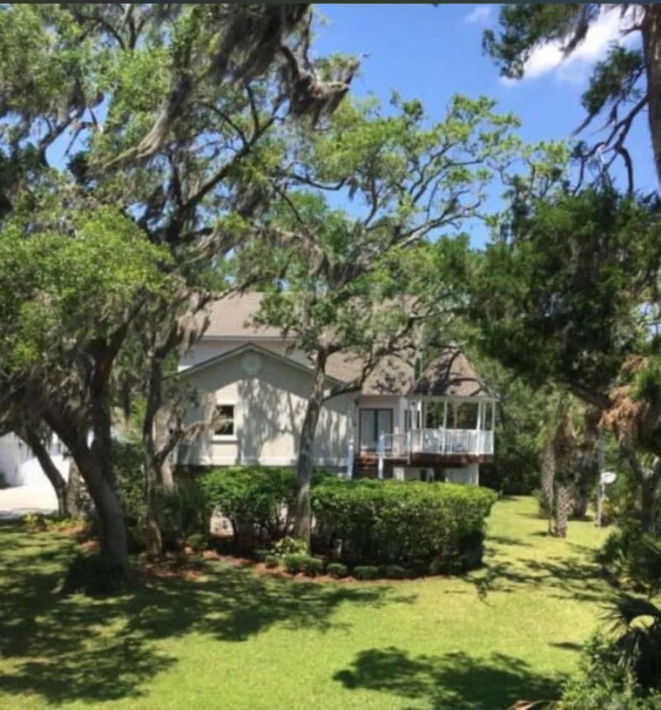 Top-rated yard maintenance in St. Simons Island, GA by The Blooming Yard