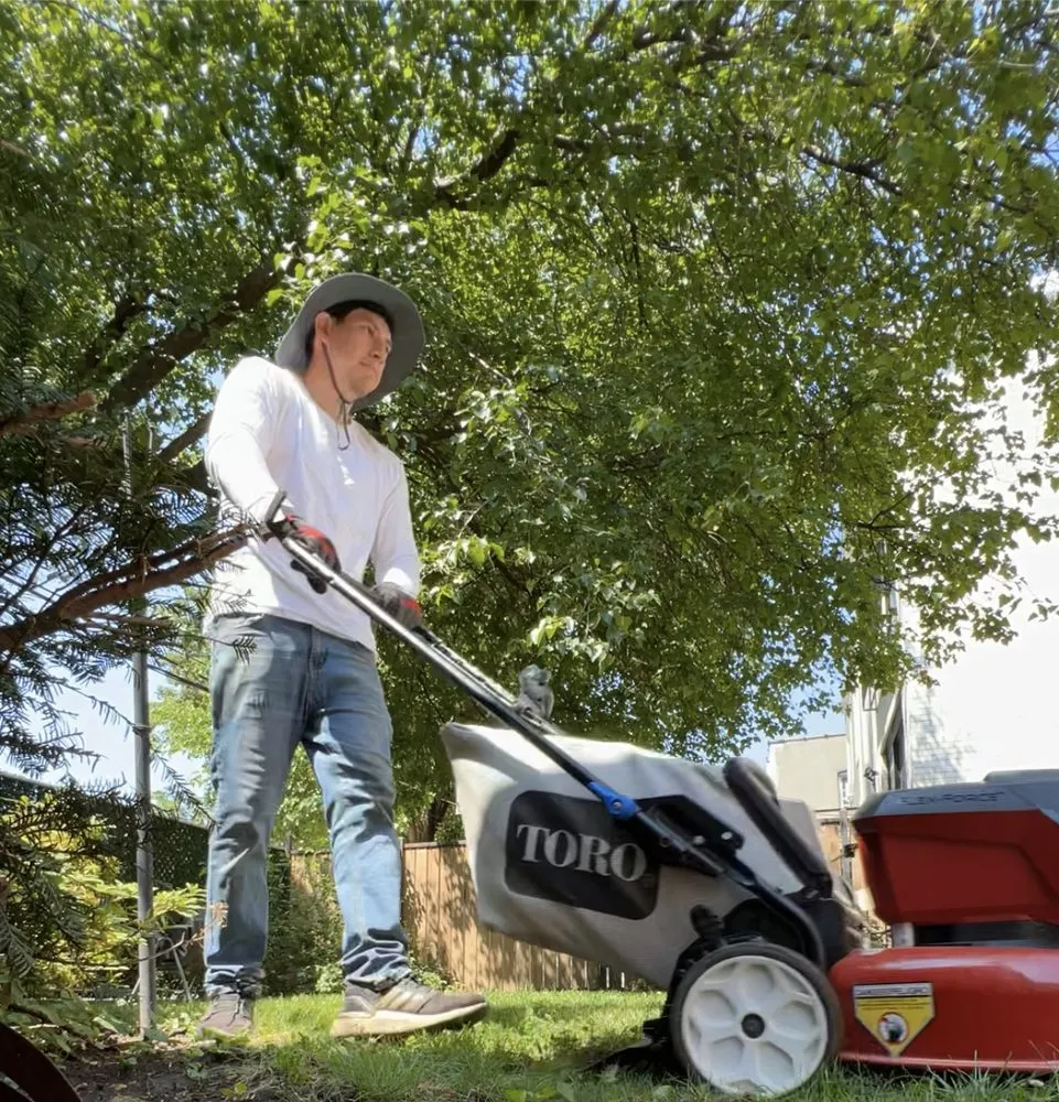 Custom residential landscaping experts serving New York, NY - The Blue Sprayer