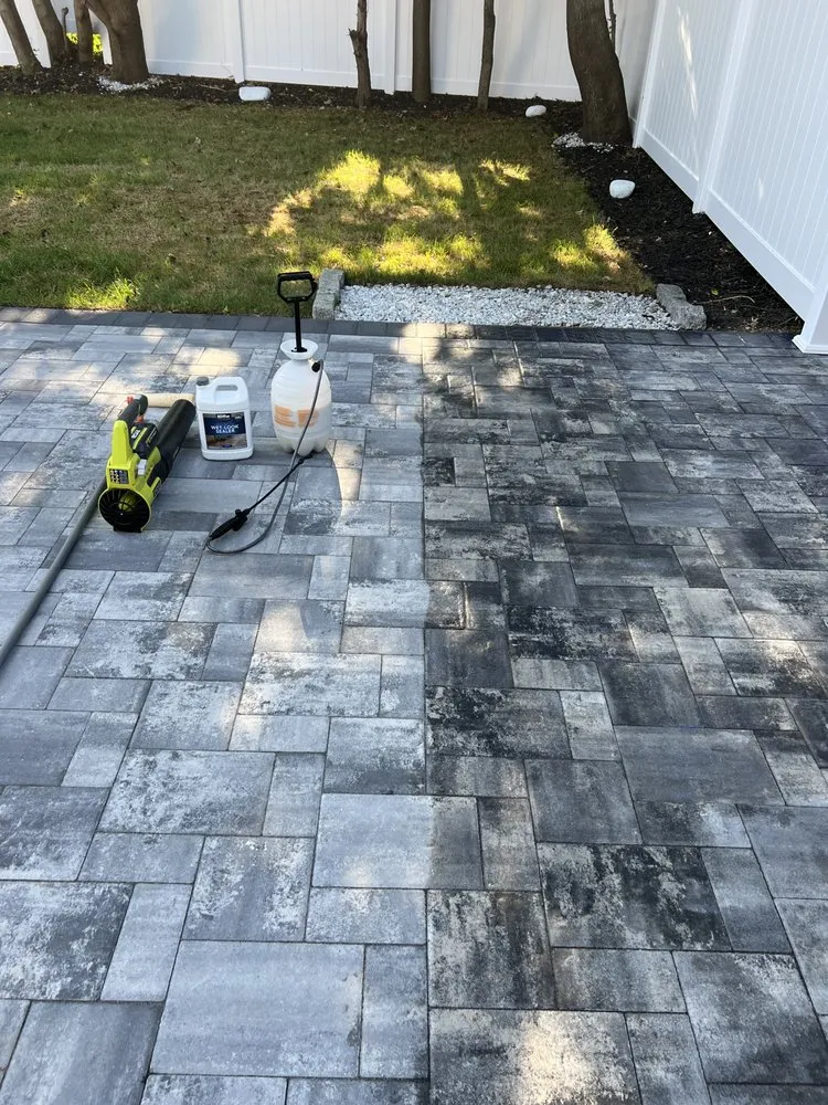 Trusted lawn care service in New York, NY by The Blue Sprayer