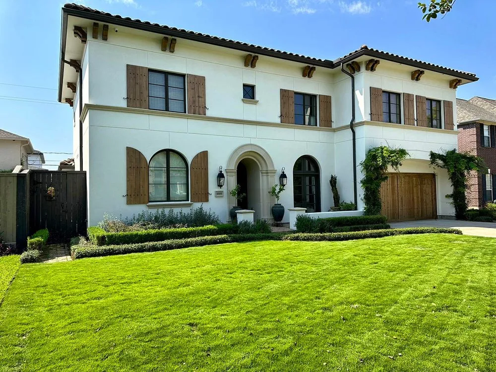 Top-rated lawn mowing service in Houston, TX by The Box Yard Landscaping