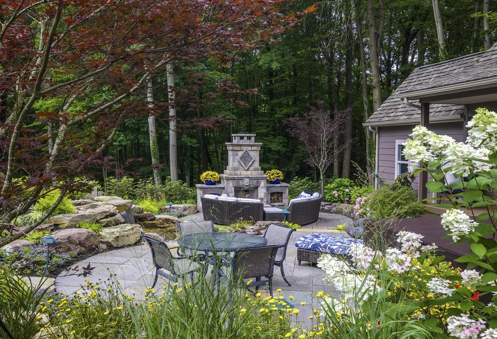 Custom outdoor landscaping in Chesterland, OH - The Bremec Group