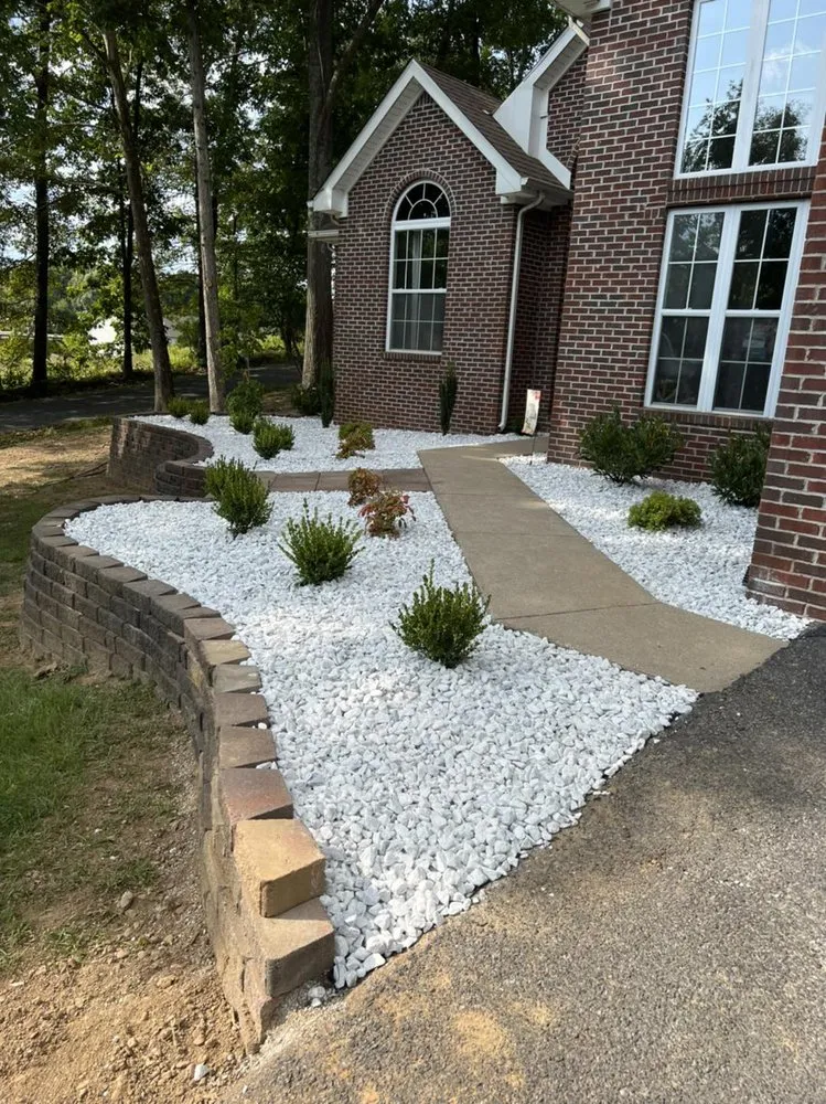Expert landscaping services experts serving Paducah, KY - The Brothers Lawn Care