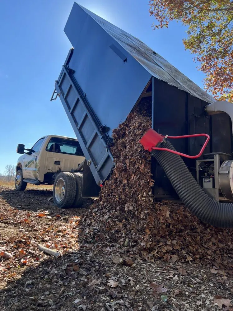 Reliable yard maintenance for residential properties in Paducah, KY by The Brothers Lawn Care