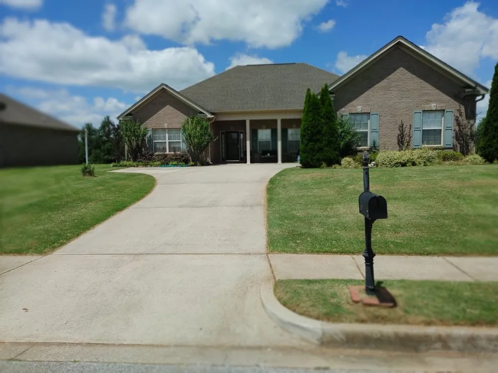 Top-rated garden landscaping in Huntsville, AL - The Brothers N Lawn Care