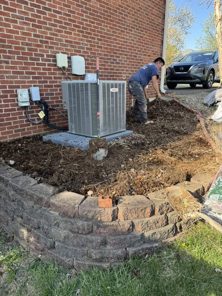 Expert yard maintenance experts serving Louisville, KY - The Clover Landscaping