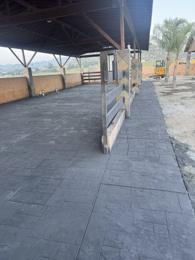 Local yard maintenance in Hemet, CA by The Concrete Guys