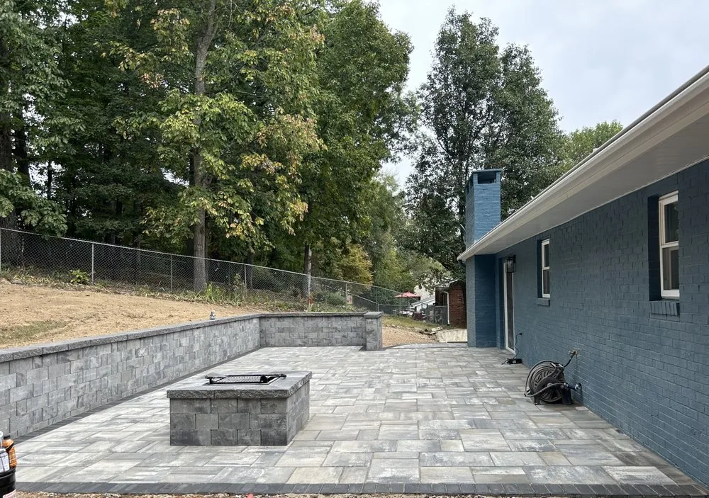 Professional garden landscaping in Knoxville, TN by The Consultant