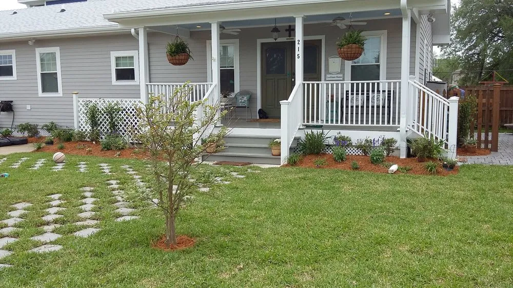 Reliable garden landscaping in Hahnville, LA - The Cracked Pot