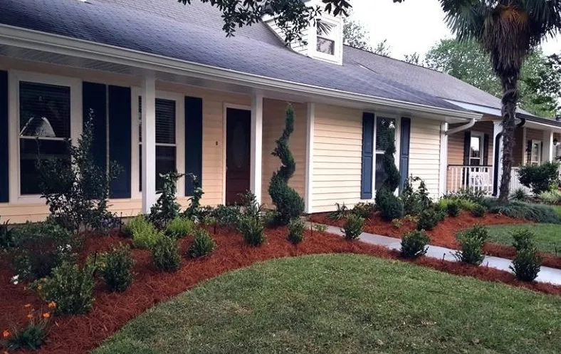 Local residential landscaping for residential properties in Hahnville, LA by The Cracked Pot