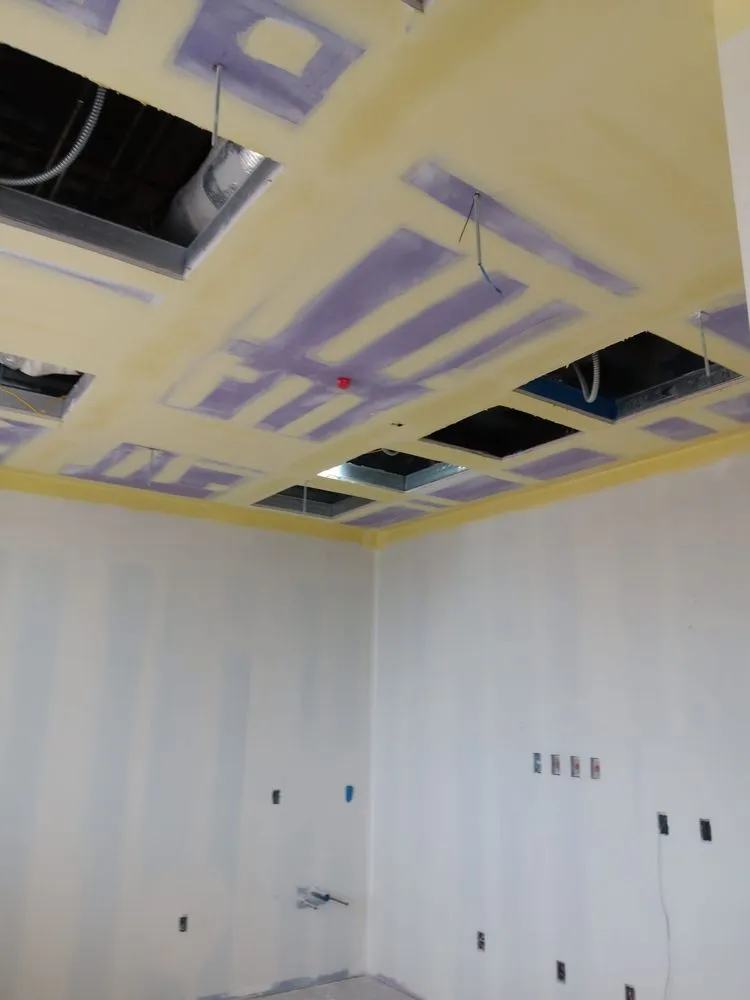 Expert yard maintenance for homes in Zephyrhills, FL by The Crafty Couple