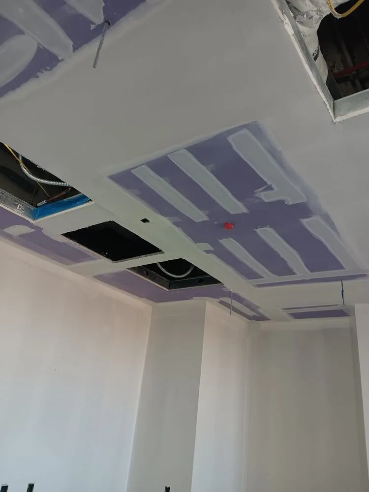 Top-rated lawn mowing service experts serving Zephyrhills, FL - The Crafty Couple