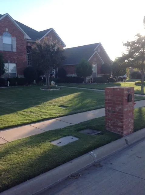 Custom garden landscaping in Arlington, TX by The Cut Above