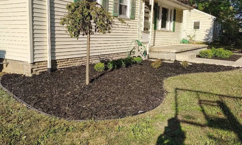 Professional garden landscaping near you across Youngstown, OH - The Cutter Family