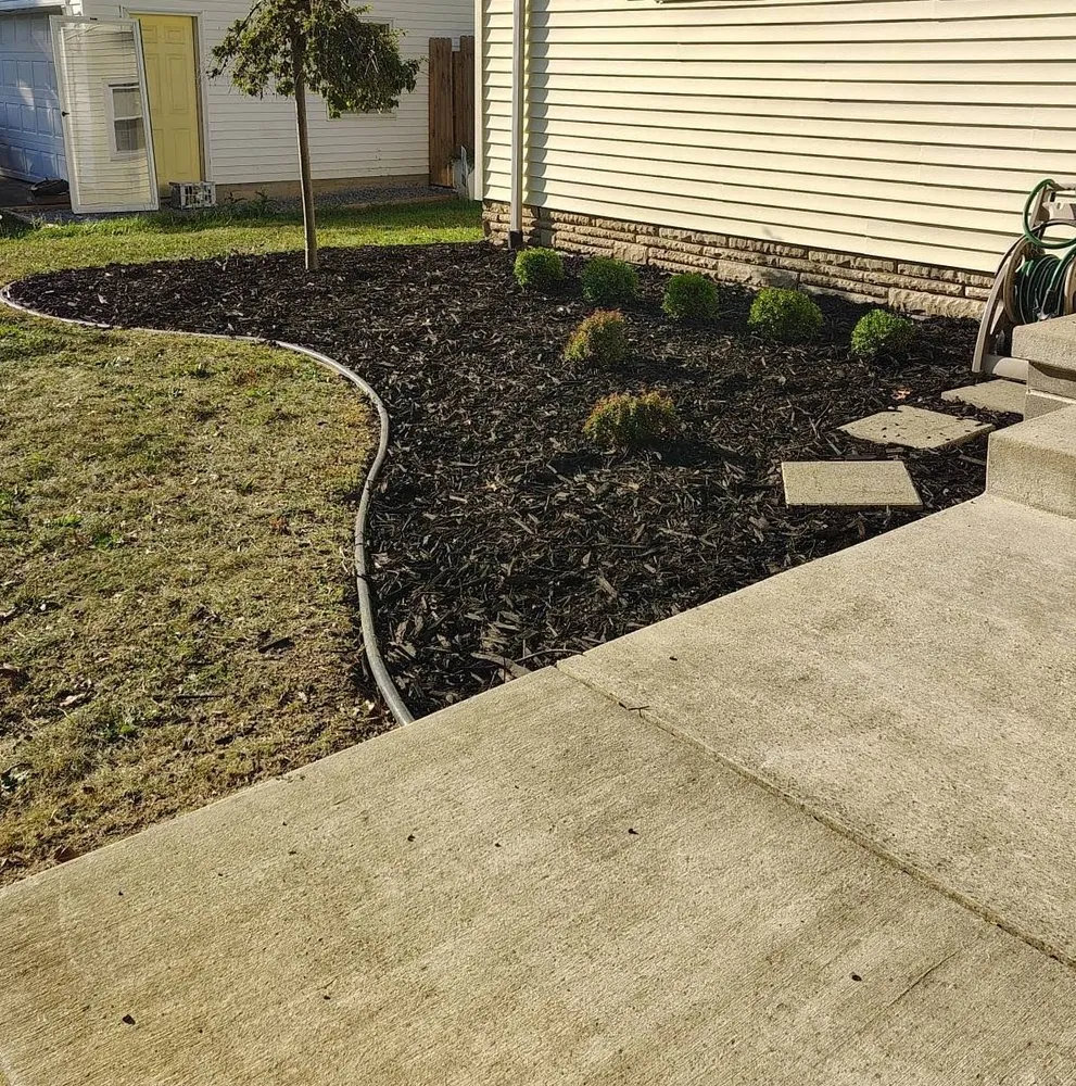 Top-rated lawn care service in Youngstown, OH - The Cutter Family