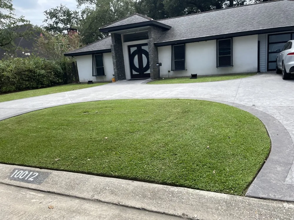 Affordable garden landscaping in Kenner, LA by The Cutting Assassin