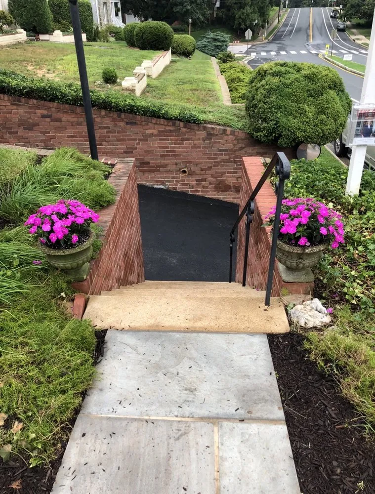 Custom landscaping services experts serving Aldie, VA - The Cutting Edge Lawn and Tree Service