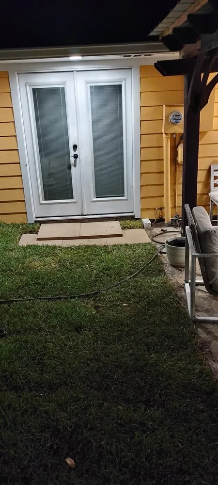 Affordable yard cleanup service for homes across Corpus Christi, TX - The Cutting Hedge