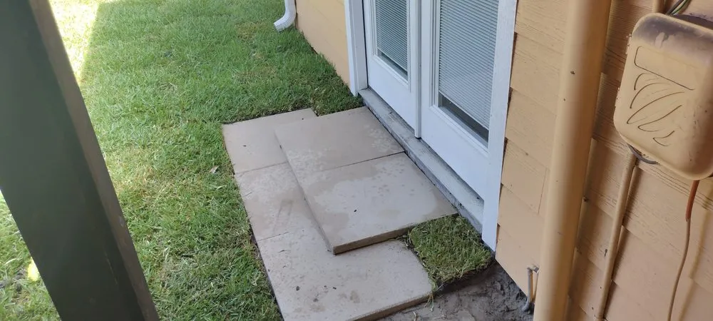 Professional garden landscaping with custom design in Corpus Christi, TX by The Cutting Hedge