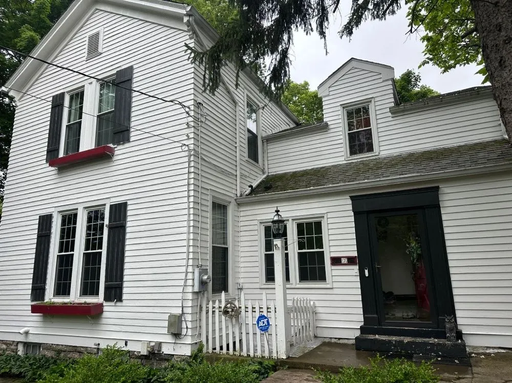 Affordable lawn care service in Newport, KY by The Dean's List