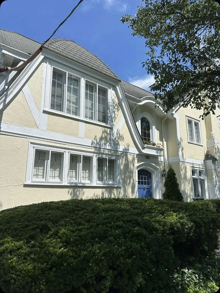 Trusted lawn mowing service in Newport, KY - The Dean's List