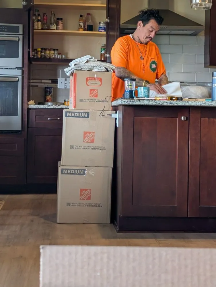 Custom yard cleanup service in Kennewick, WA by The Dream Team