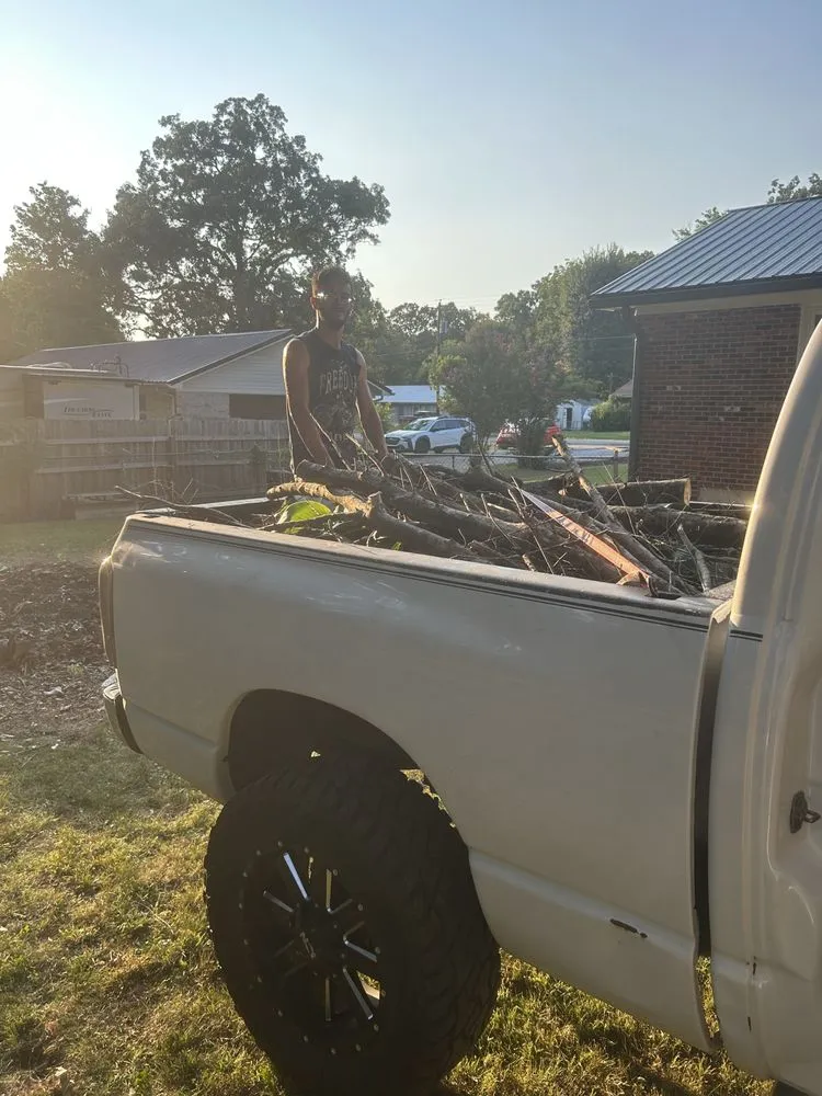 Custom lawn mowing service experts serving Dickson, TN - The Duo Brothers
