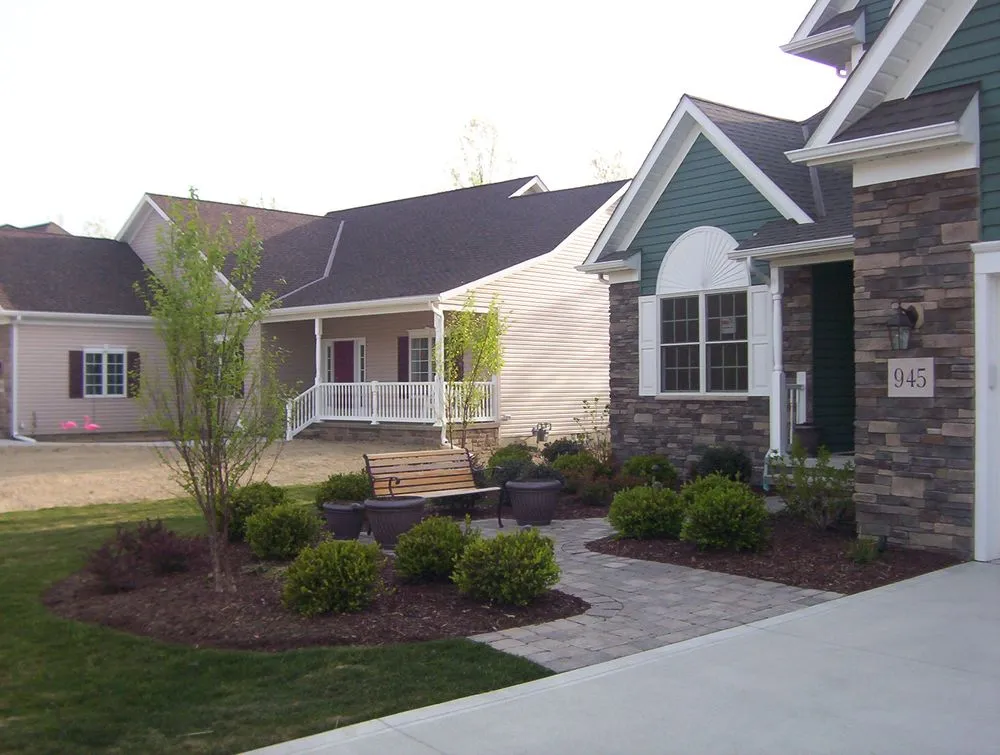 Custom lawn care service for residential properties across Mentor, OH - The Eckliff Group