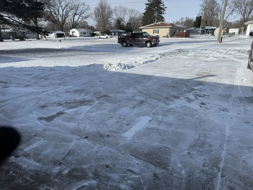 Local lawn mowing service in Waterloo, IA by The Edgar Effect