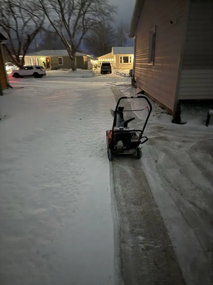 Trusted yard maintenance experts serving Waterloo, IA - The Edgar Effect