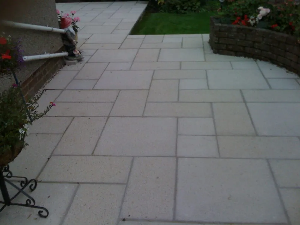 Expert landscaping services in Larchmont, NY by The English Gardener