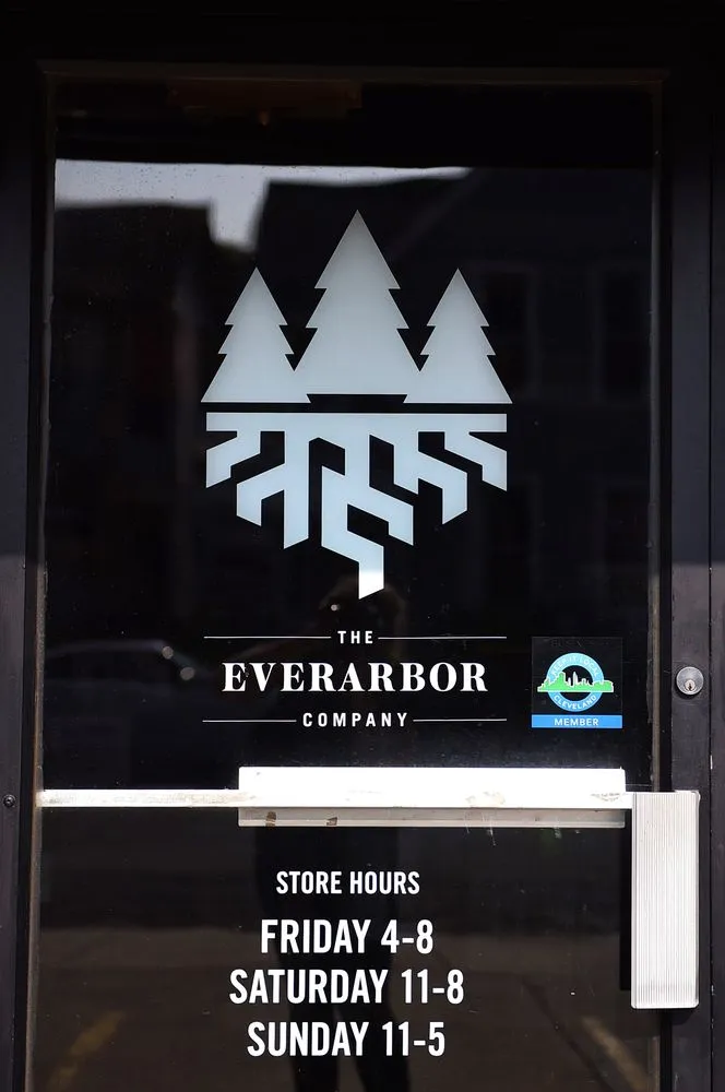 Affordable outdoor landscaping for residential properties in Lakewood, OH by The Everarbor Company