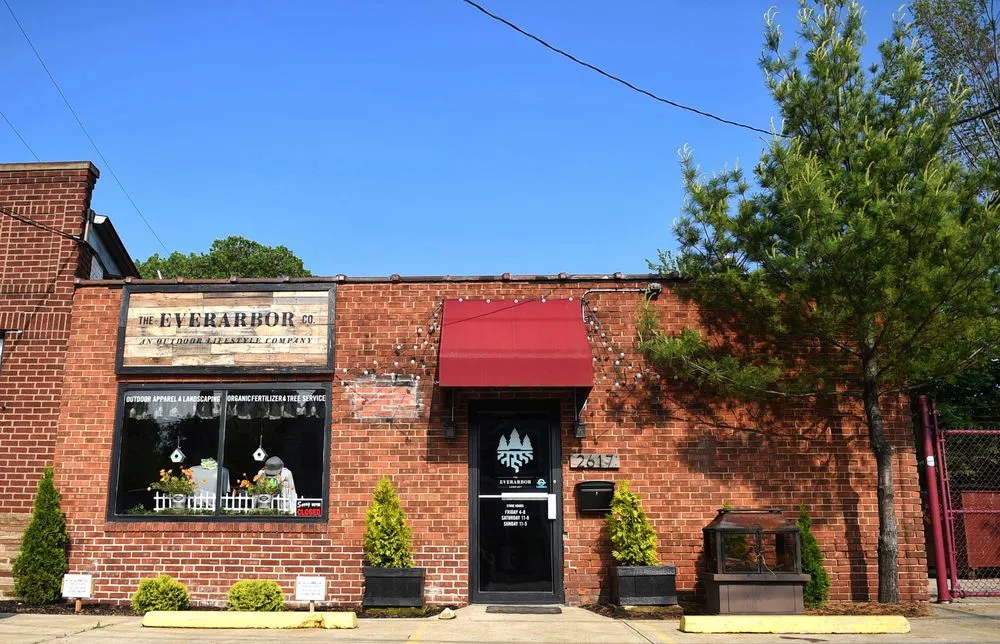 Professional yard maintenance in Lakewood, OH - The Everarbor Company