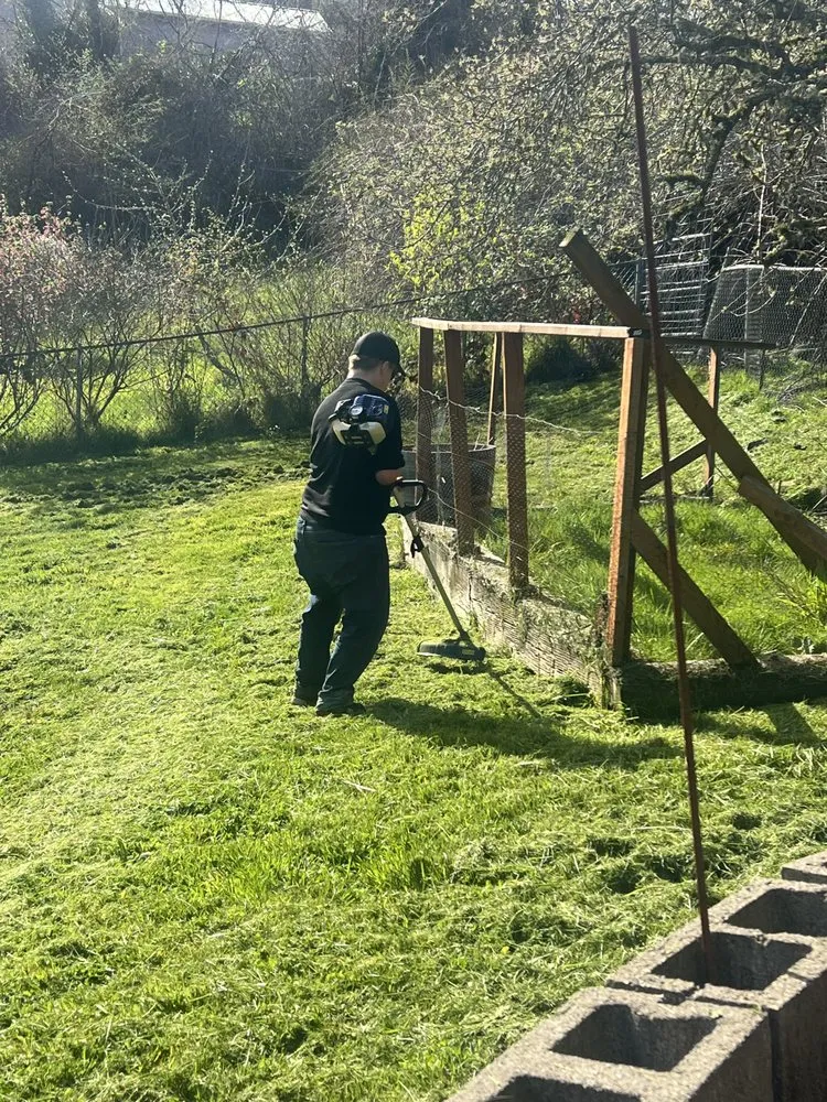 Top-rated garden landscaping for residential properties in Corvallis, OR by The Extra Hand