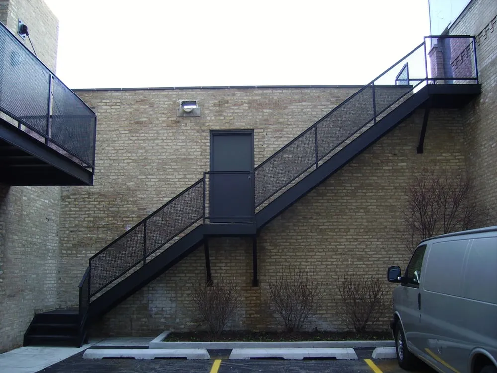 Local landscaping services experts serving Chicago, IL - The Fence Doctors