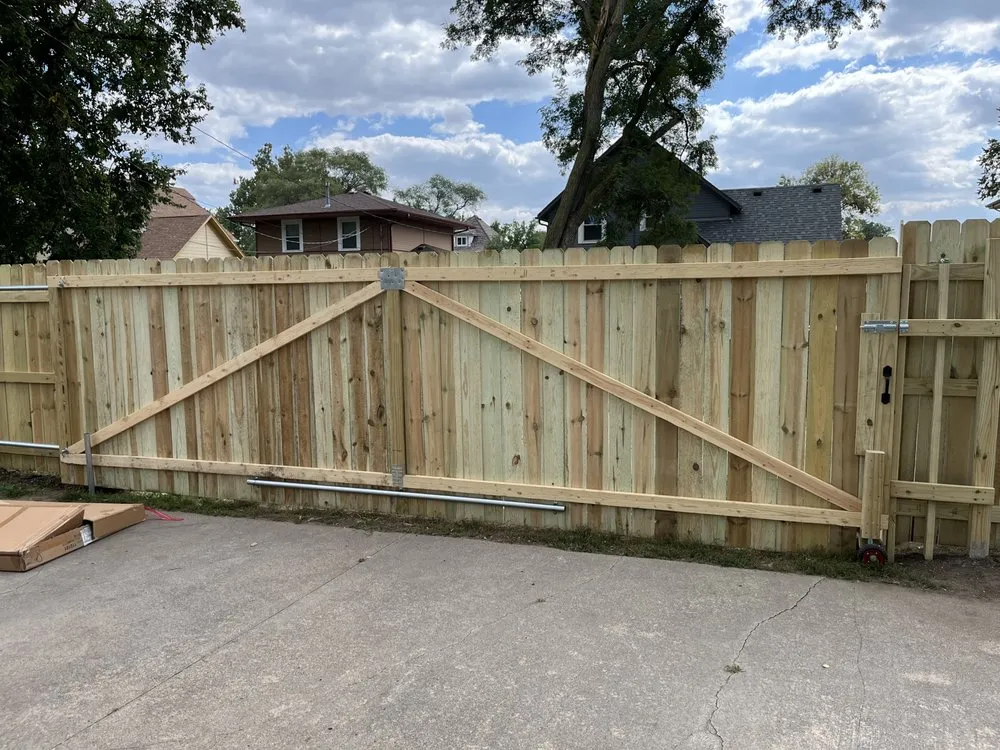 Local lawn care service in Omaha, NE - The Fence Guy’s