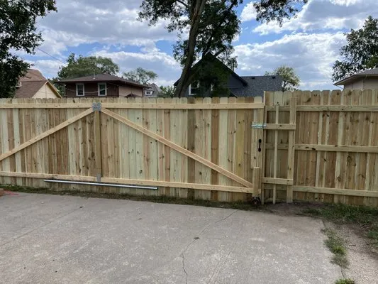 The Fence Guy’s Logo