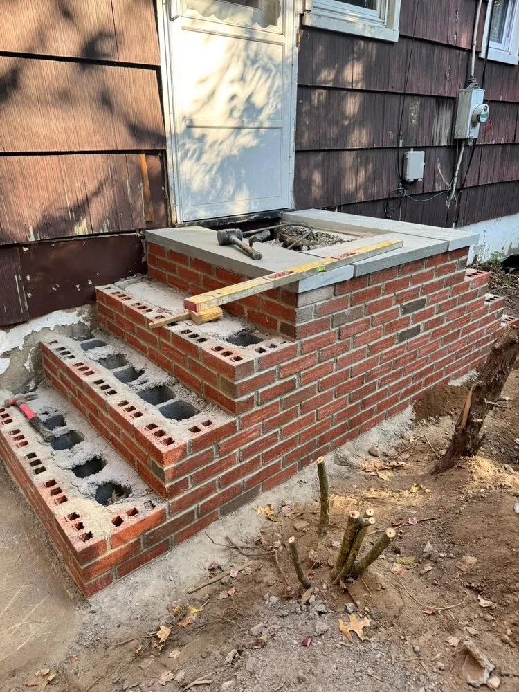 Expert yard maintenance experts serving Bogota, NJ - The Flores Brother's