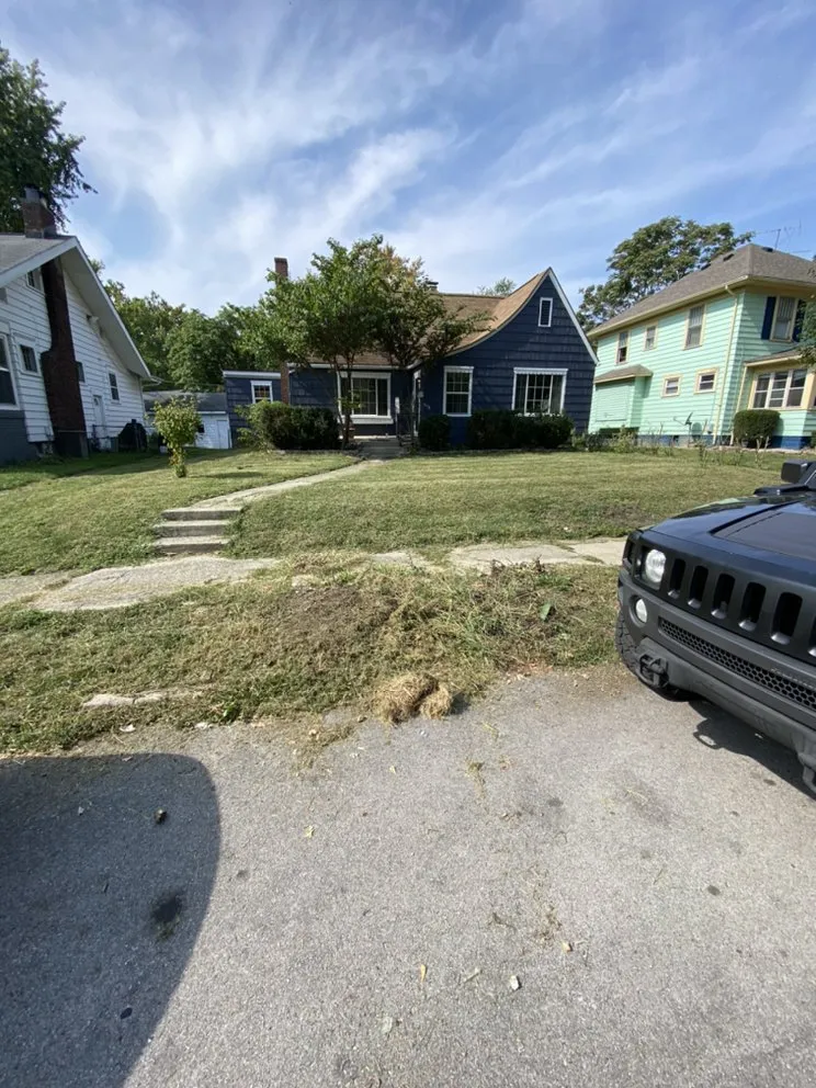 Expert garden landscaping in Warren Park, IN by The Four Seasons