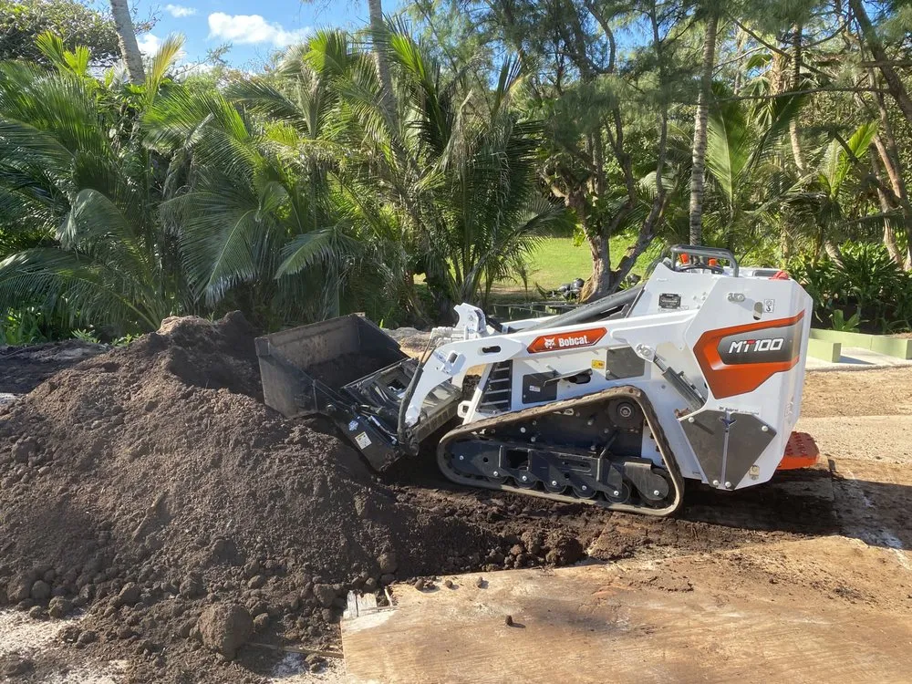 Expert outdoor landscaping for beautiful yards across Urban Honolulu, HI - The Friendly Bobcat