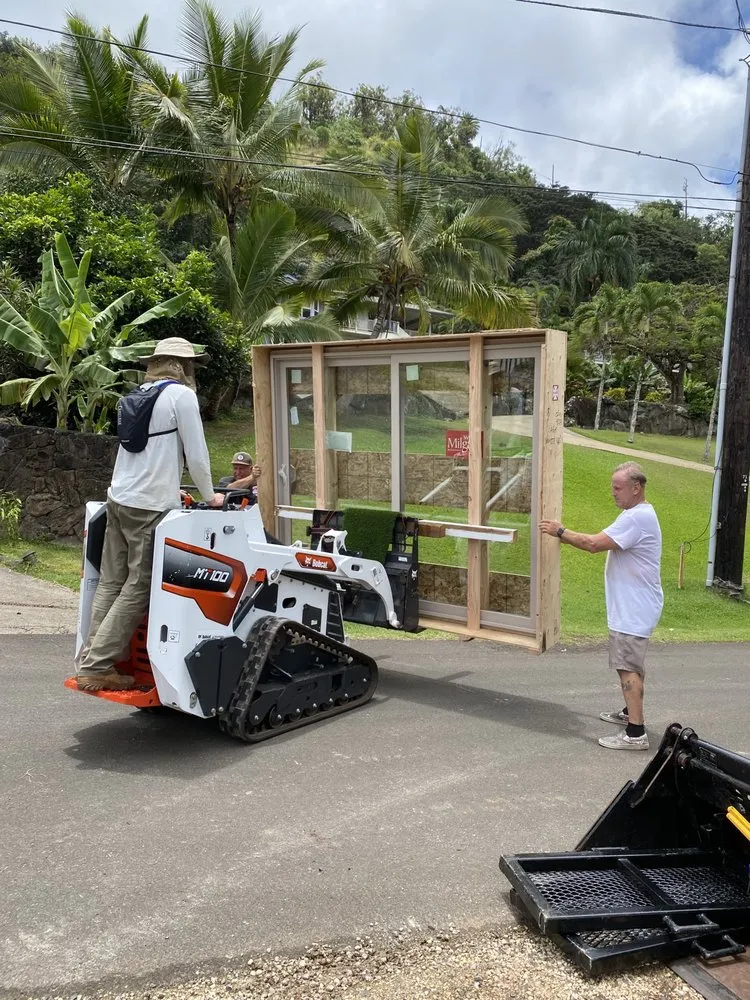 Reliable yard maintenance with custom design in Urban Honolulu, HI by The Friendly Bobcat
