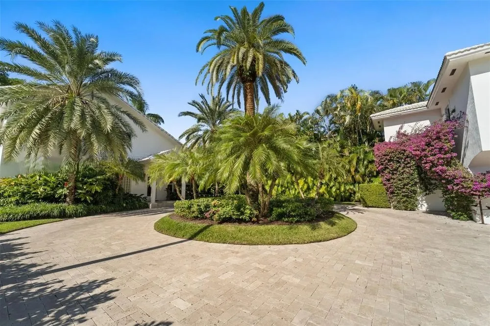 Trusted yard maintenance experts serving Miami, FL - The Garden Choice