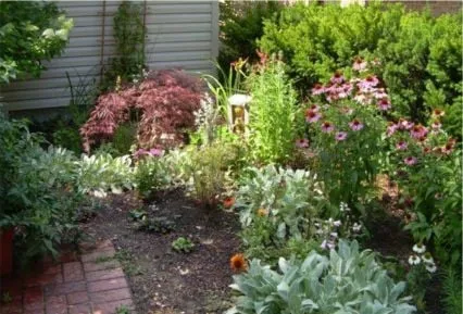 Custom landscaping services for year-round maintenance in Chicago, IL by The Garden Gal