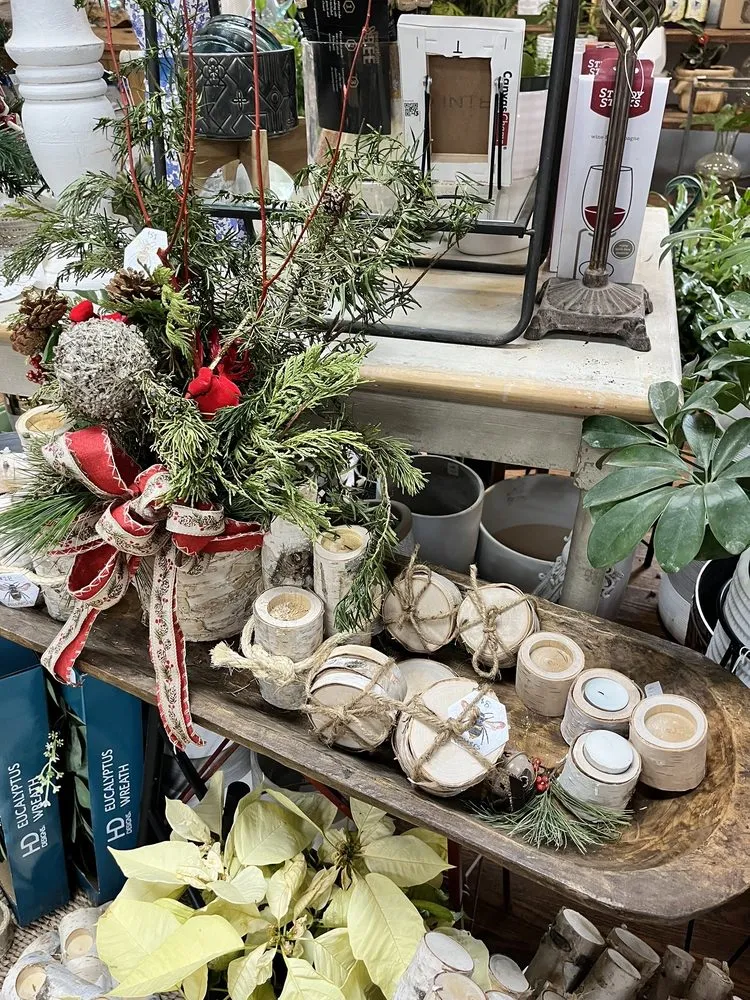 Affordable lawn mowing service experts serving Nashville, TN - The Garden Stop