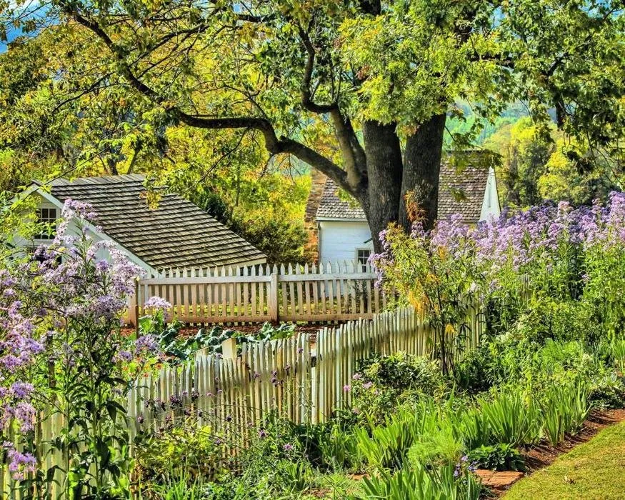 Custom garden landscaping experts serving Georgetown, TX - The Gardener