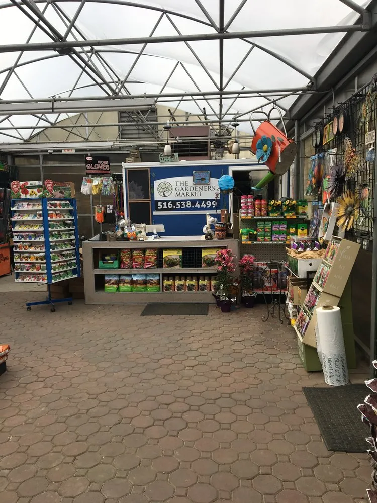 Professional landscaping services experts serving West Hempstead, NY - The Gardeners Market