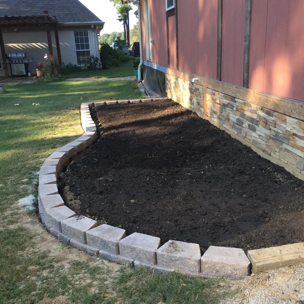 Reliable landscape design in Byhalia, MS by The Gardener's Shadow