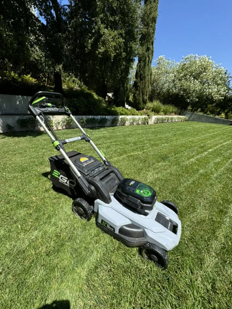 Affordable garden landscaping in East Palo Alto, CA by The Gardens