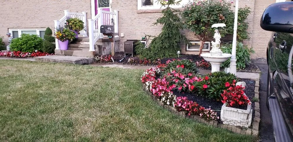 Local lawn care service for homes across Hamden, CT - The Giving Tree