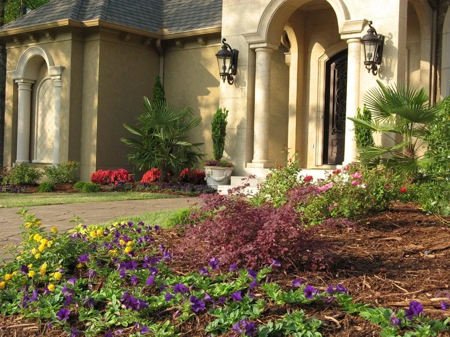 Professional lawn care service experts serving Little Rock, AR - The Good Earth Garden Center